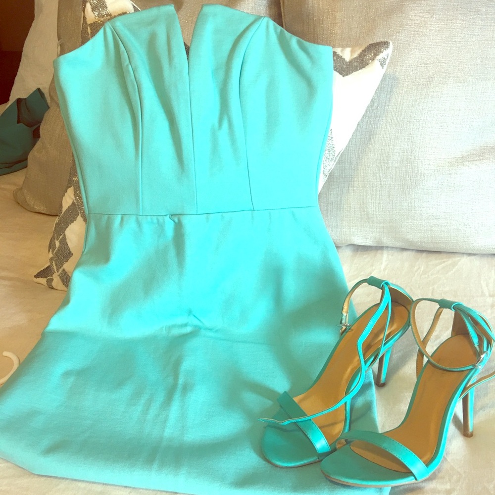Turquoise Lulu’s Dress and Matching Heels